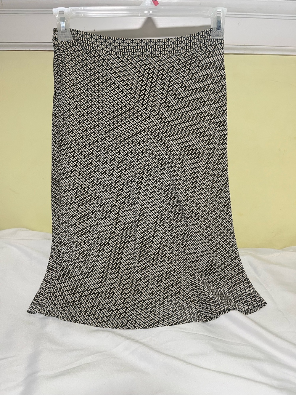 Banana Republic size 4 A line silk skirt
